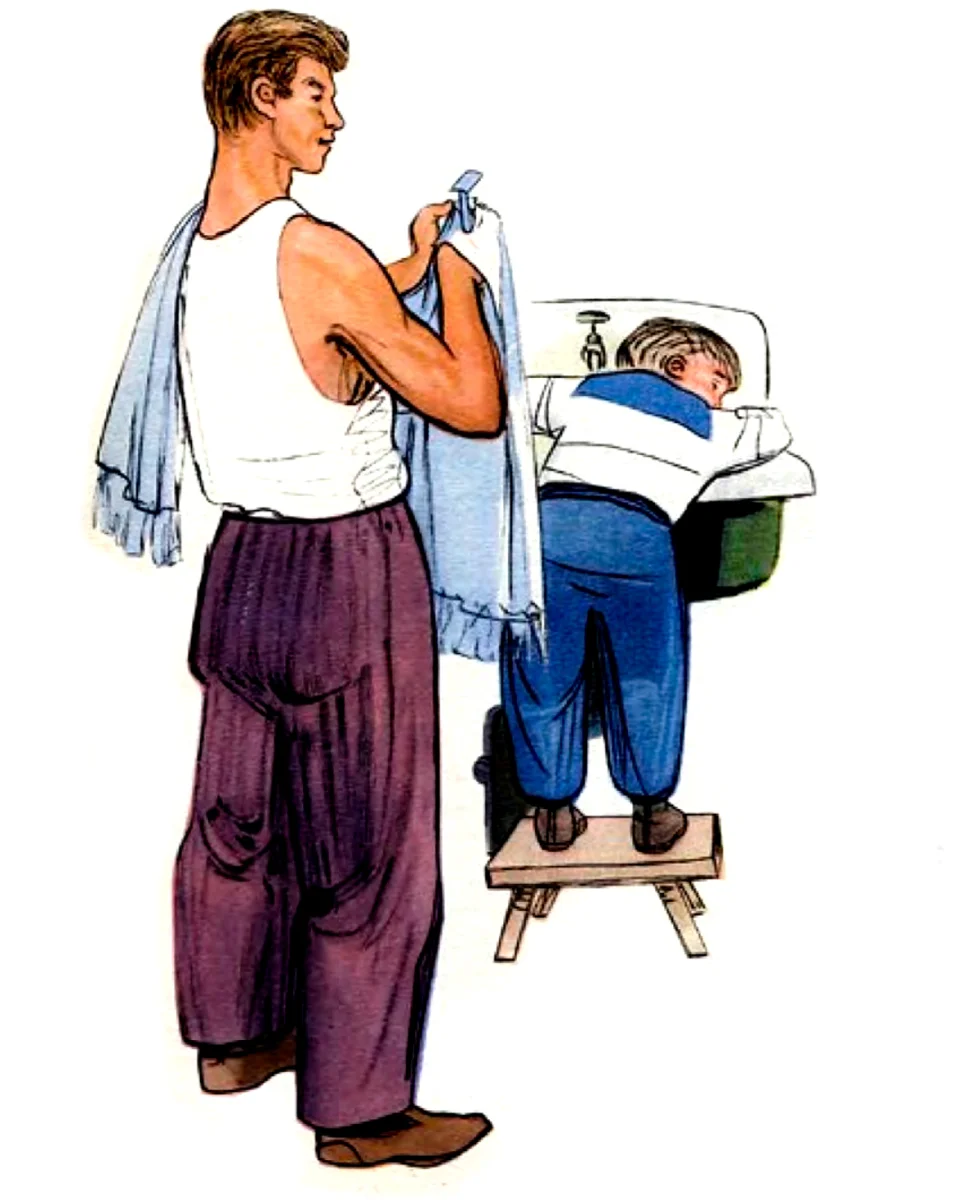 Петя с папой у раковины