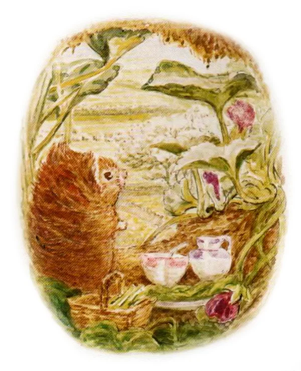 Мышонок пьет чай в саду