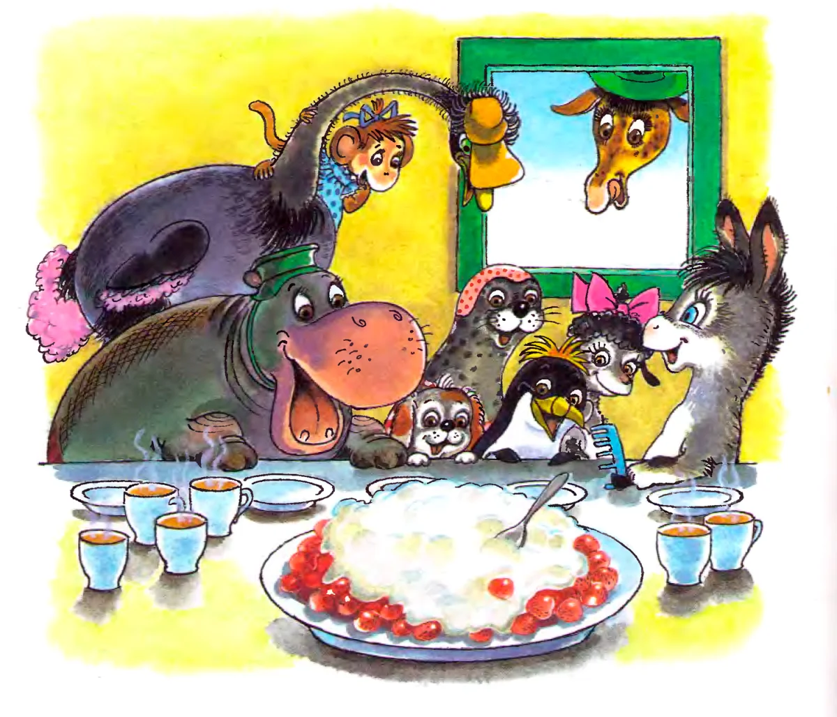 Большая тарелка полная клубники